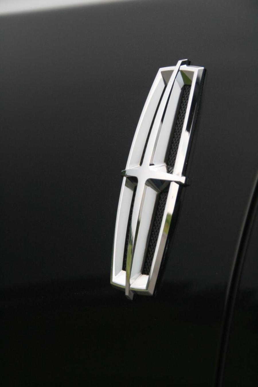  Lincoln MKS 2008 года  (фото 49 из 284)